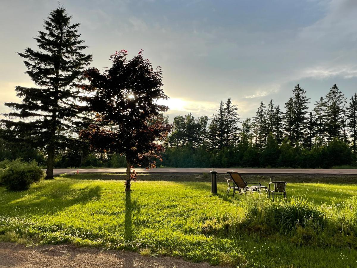 Scenic Motel Монктън Екстериор снимка