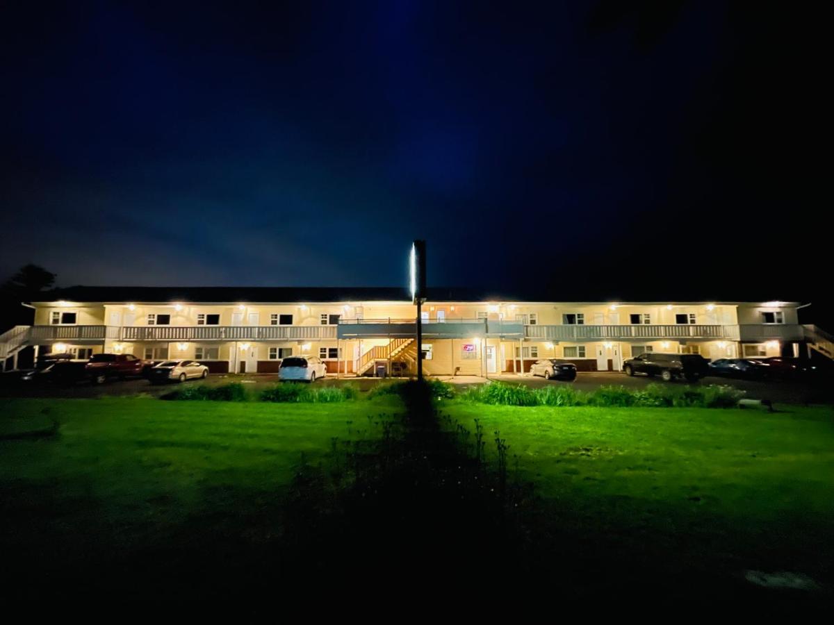 Scenic Motel Монктън Екстериор снимка