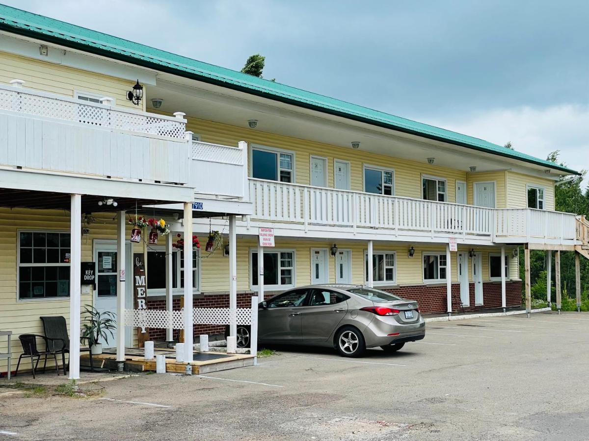 Scenic Motel Монктън Екстериор снимка