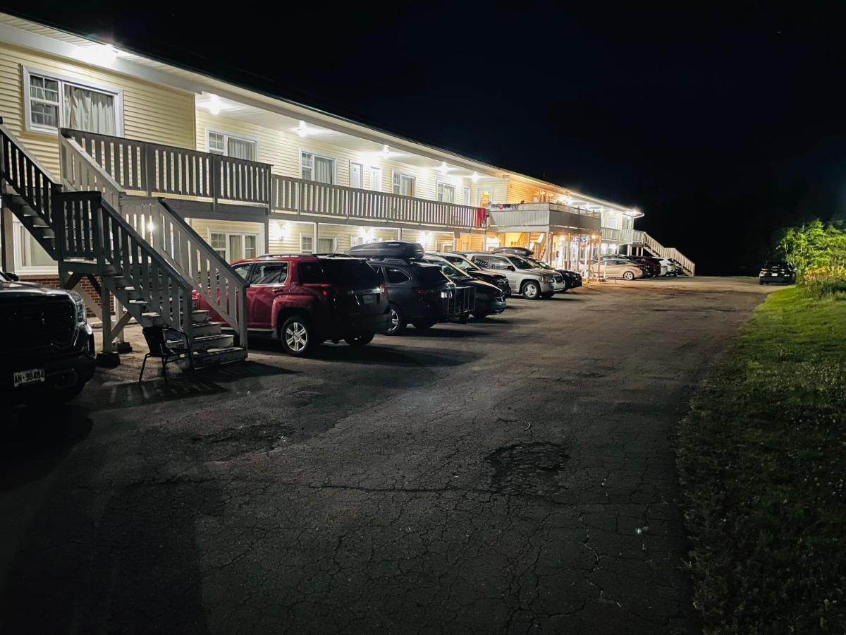 Scenic Motel Монктън Екстериор снимка