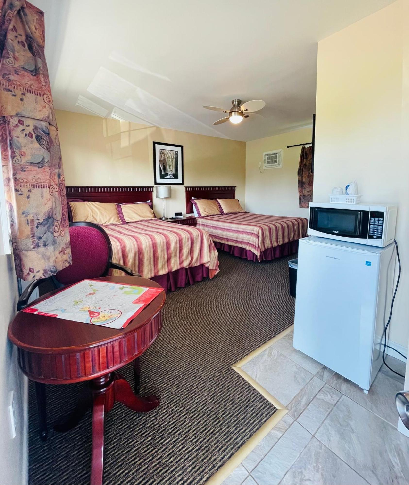 Scenic Motel Монктън Екстериор снимка