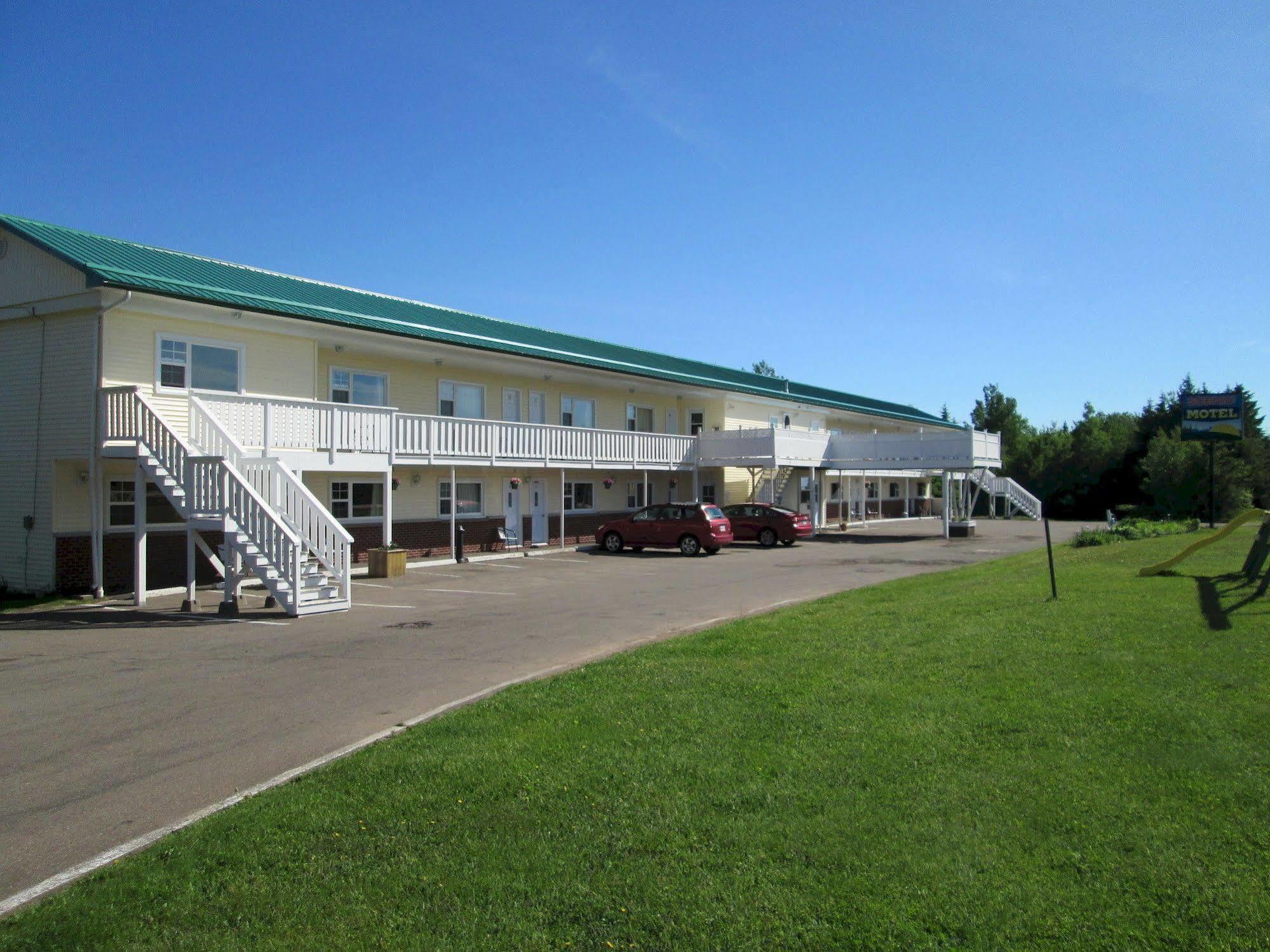 Scenic Motel Монктън Екстериор снимка
